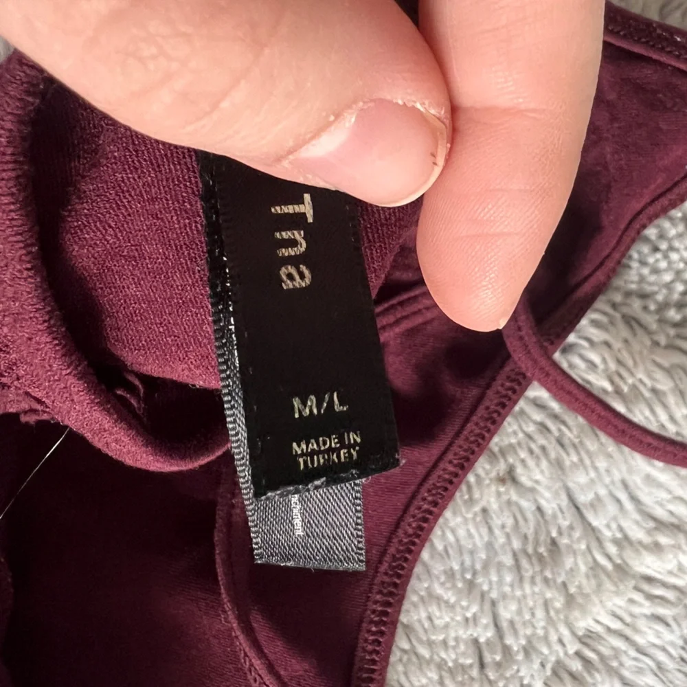 Aritzia TNA Seamless Wine Red Racerback Bralette - Picture 3 of 3